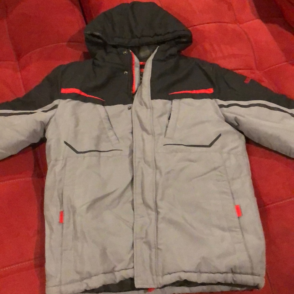 ✨CLOSET CLEAN OUT ✨Boys Pacific Trail winter coat
